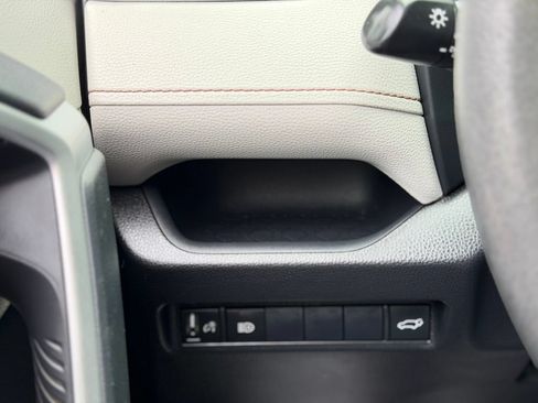 Used 2019 Toyota RAV4 XLE AWD/4WD image 24