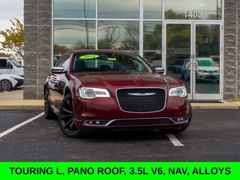 Used 2018 Chrysler 300 Touring L image 1