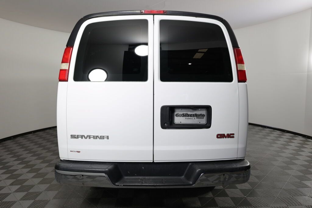 Used 2015 GMC Savana 2500 RWD image 3