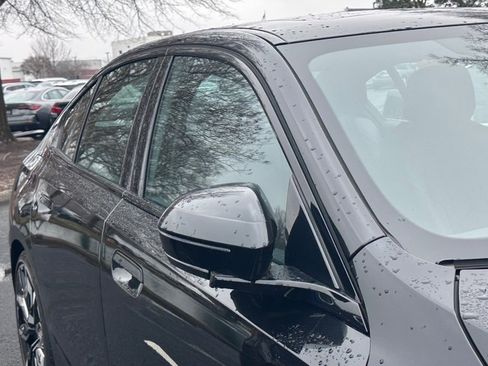 Used 2024 BMW 530i w/ M Sport Package image 3