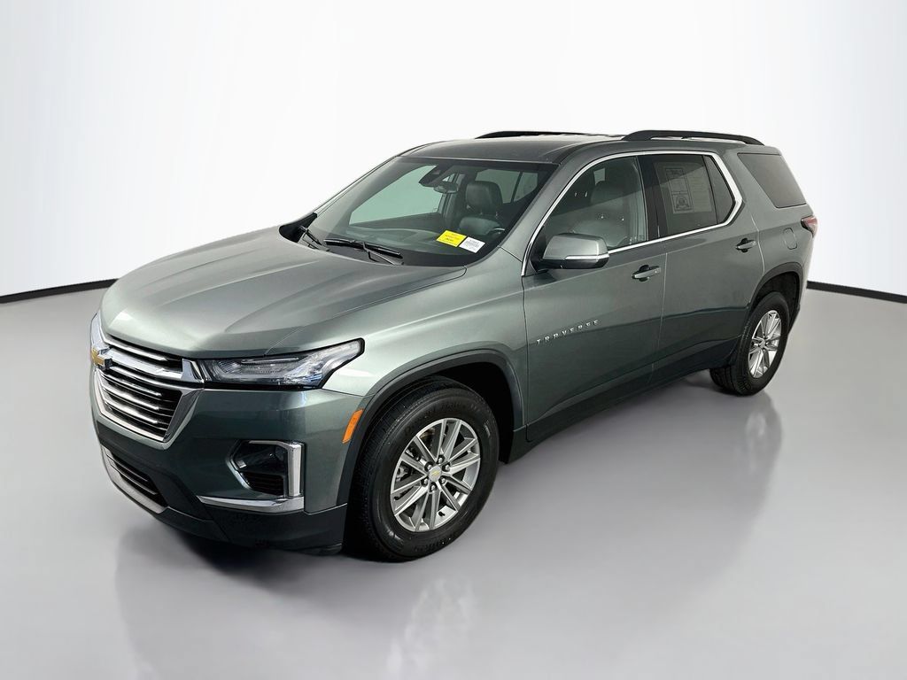 Used 2023 Chevrolet Traverse LT AWD/4WD image 3