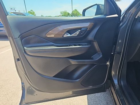 Used 2020 GMC Terrain SLE w/ Driver Convenience Package FWD image 10