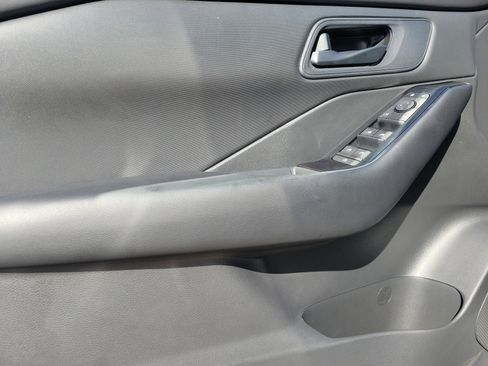 Certified 2025 Nissan Rogue S FWD image 12