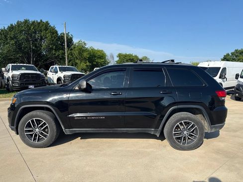 Used 2018 Jeep Grand Cherokee Trailhawk AWD/4WD image 4