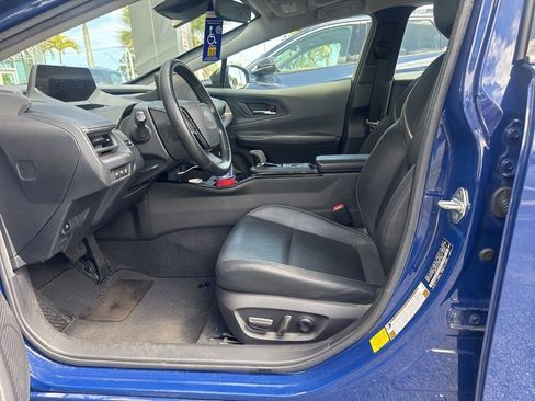 Used 2023 Toyota Prius XLE image 3