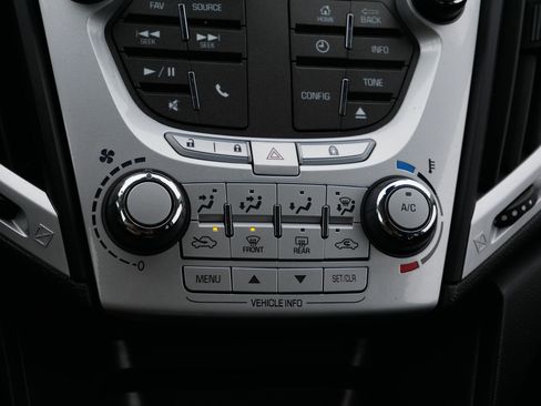 Used 2015 GMC Terrain SLE image 23