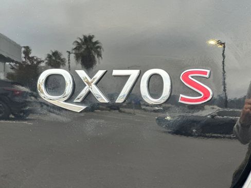 Used 2017 INFINITI QX70 AWD w/ Premium Package image 23