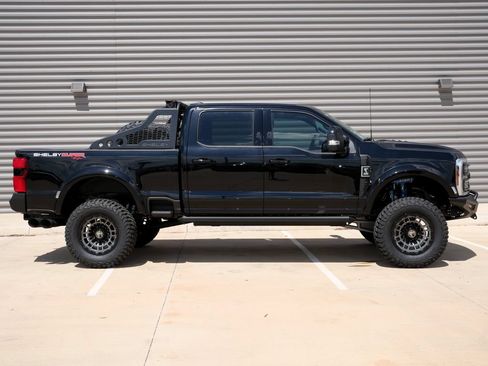 New 2026 Ford F250 Lariat w/ Black Appearance Package AWD/4WD image 2