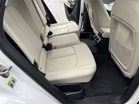 Used 2020 Audi Q3 2.0T Premium w/ Convenience Package image 11