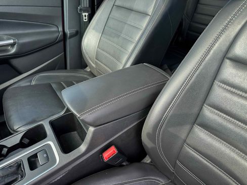 Certified 2019 Ford Escape Titanium image 25