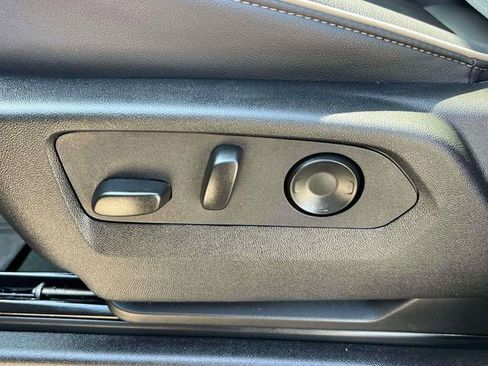 Certified 2025 Chevrolet Suburban Premier w/ Sun And Tow Package image 19