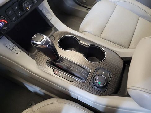 Used 2018 GMC Acadia SLT image 26