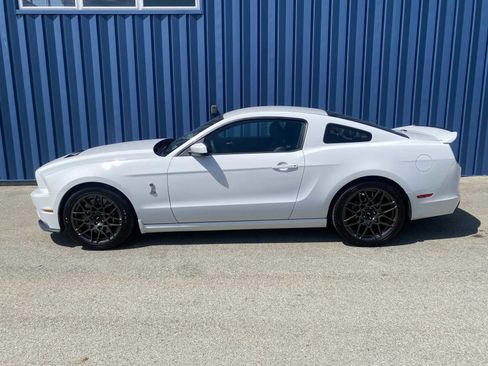 Used 2014 Ford Mustang Shelby GT500 w/ Equipment Group 821A image 16