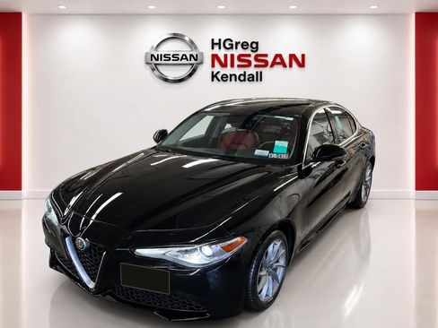 Used 2019 Alfa Romeo Giulia AWD image 3