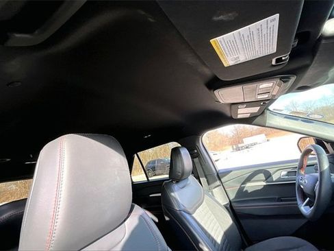 Used 2025 Ford Explorer ST-Line w/ ST-Line Street Pack image 22