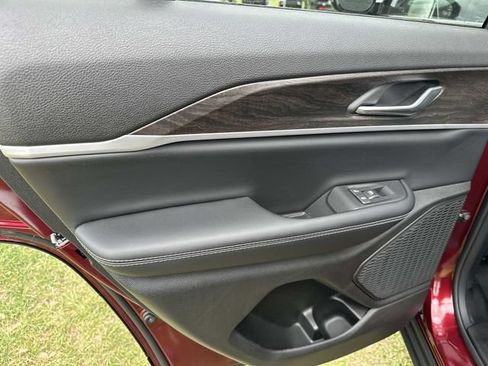 New 2026 Jeep Grand Cherokee Altitude AWD/4WD image 28