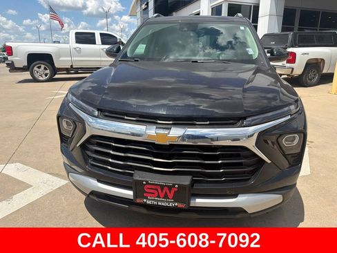 Used 2024 Chevrolet TrailBlazer LT w/ Convenience Package FWD image 8