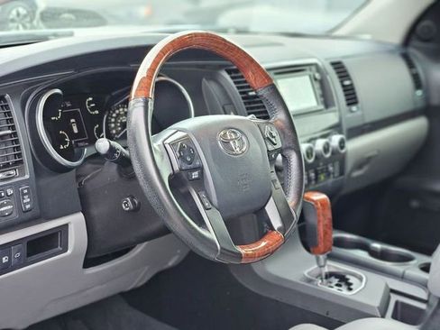 Used 2019 Toyota Sequoia Platinum image 11