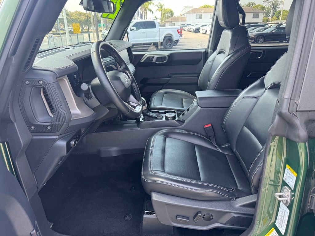Used 2025 Ford Bronco Outer Banks AWD/4WD image 12