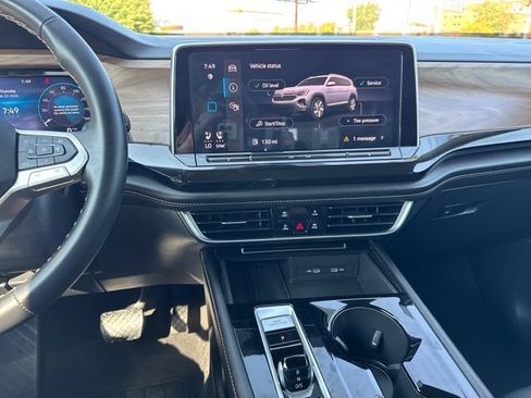 Used 2025 Volkswagen Atlas SE AWD/4WD image 18