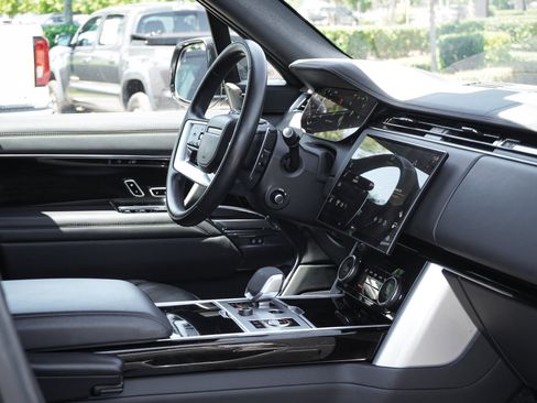 Used 2023 Land Rover Range Rover SE AWD/4WD image 36