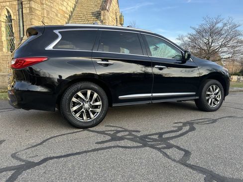Used 2013 INFINITI JX35 AWD w/ Premium Pkg image 2