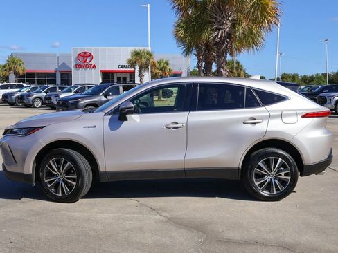 Used 2021 Toyota Venza Limited image 23