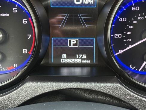 Used 2017 Subaru Outback 2.5i Limited AWD/4WD image 17