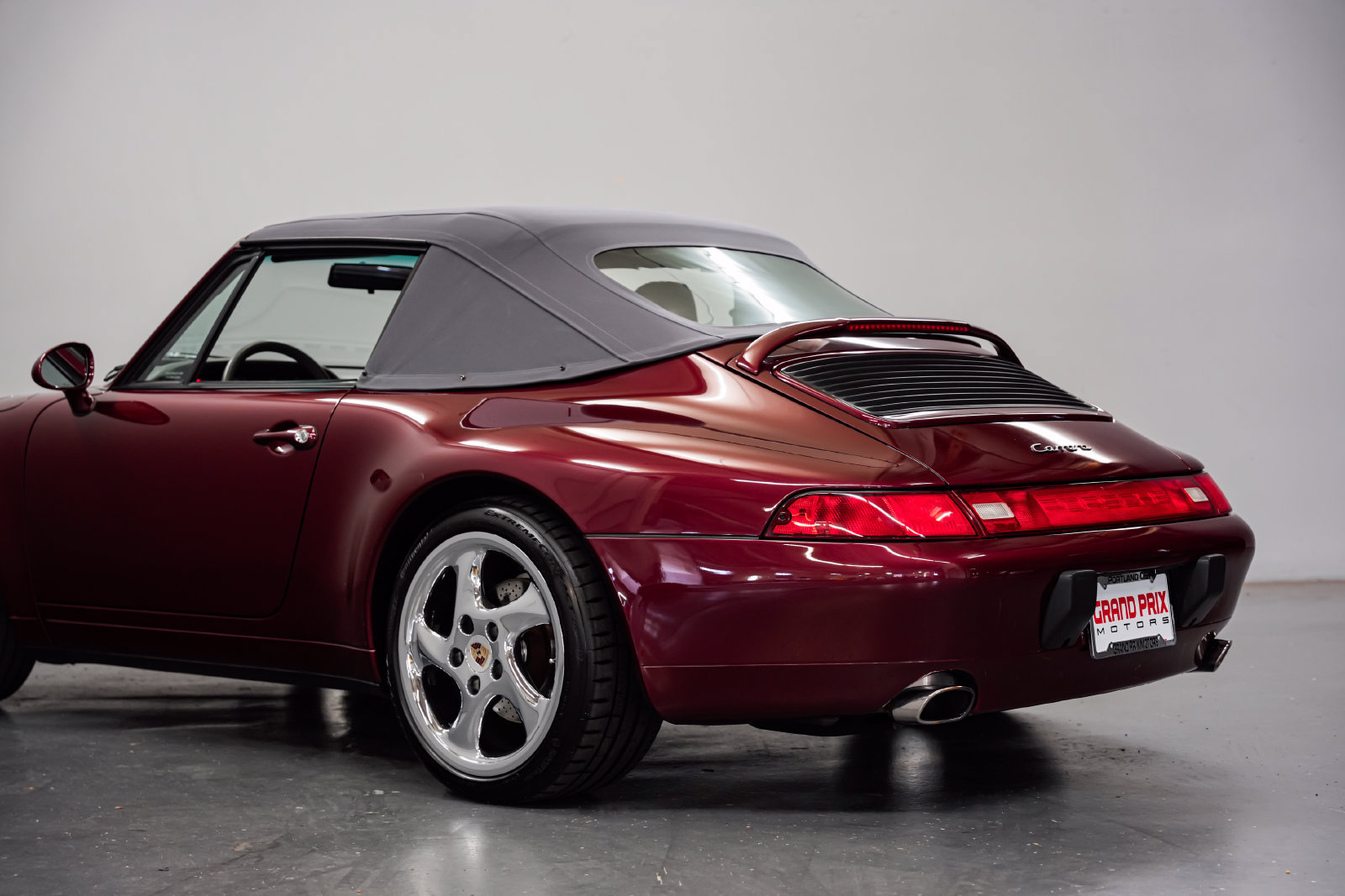 Used 1997 Porsche 911 Carrera RWD image 34