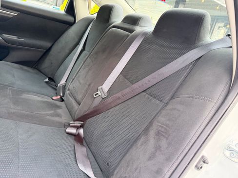 Used 2014 Nissan Altima 2.5 SV w/ Convenience Package image 15