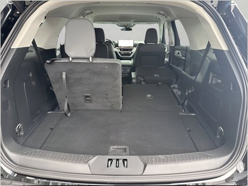 Certified 2025 Ford Explorer Active w/ Active Comfort Package image 26