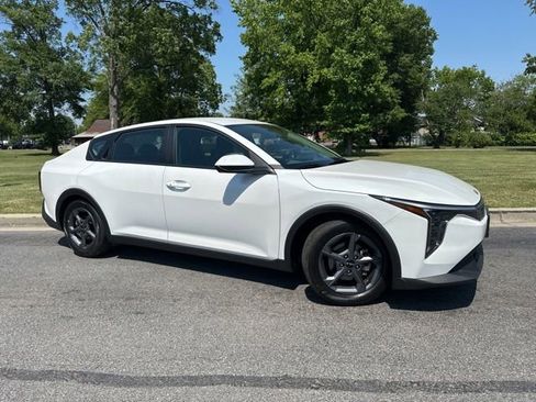 Certified 2025 Kia K4 FWD image 2