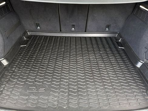 Used 2021 Audi Q5 Prestige w/ Prestige Package image 19