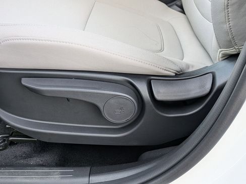 New 2026 Hyundai Tucson SE image 16