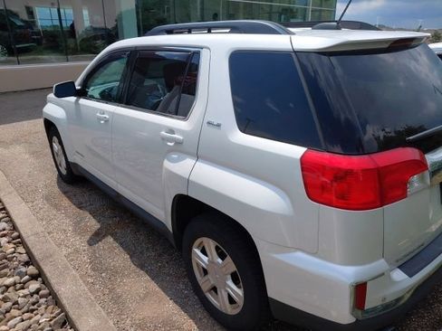 Used 2016 GMC Terrain SLE w/ Driver Alert Package I FWD image 3