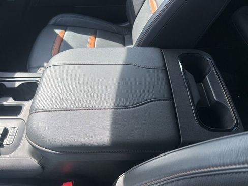 Used 2025 GMC Sierra 1500 AT4 image 40