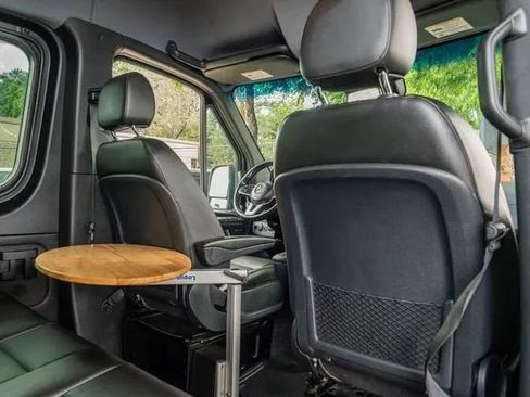 Used 2022 Mercedes-Benz Sprinter 2500 image 10