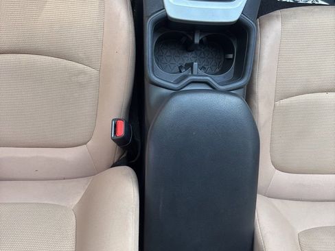 Used 2025 Toyota RAV4 LE AWD/4WD image 18