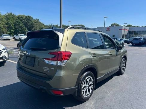 Used 2024 Subaru Forester Premium AWD/4WD image 4