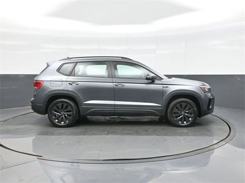 Used 2023 Volkswagen Taos S image 8