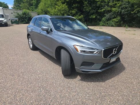 Used 2020 Volvo XC60 T5 Momentum w/ Protection Package AWD/4WD image 22
