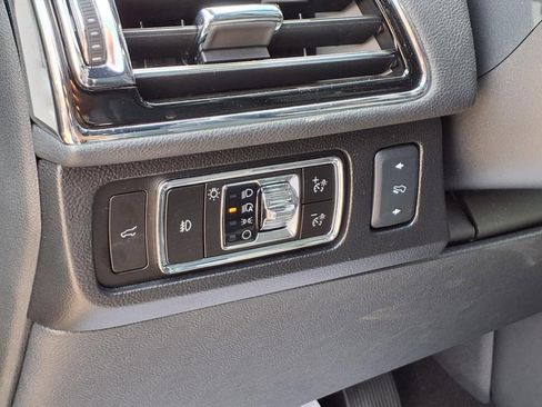 Used 2023 Lincoln Navigator Reserve image 22