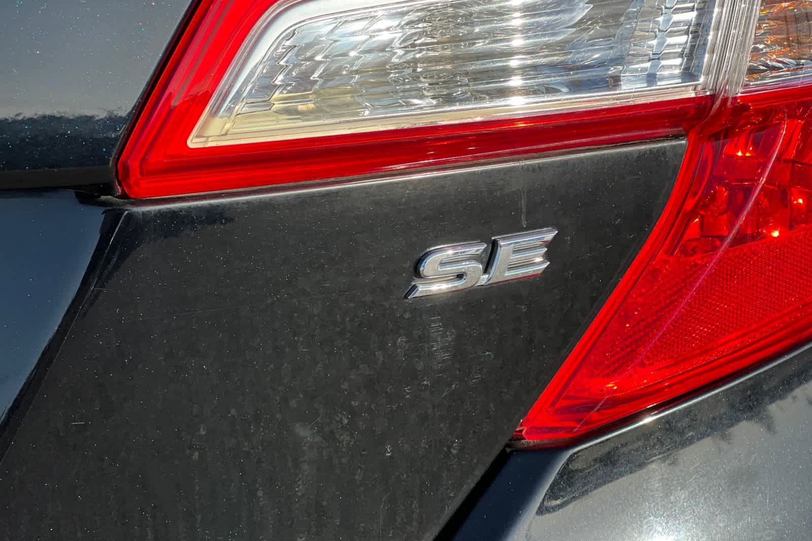 Used 2012 Toyota Camry SE FWD image 24