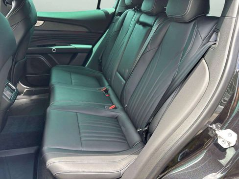 New 2025 Maserati Grecale GT image 20