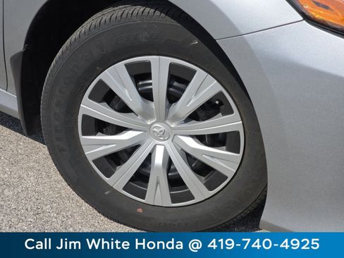 Used 2024 Toyota Camry LE FWD image 12