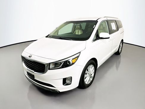 Used 2016 Kia Sedona EX FWD image 3