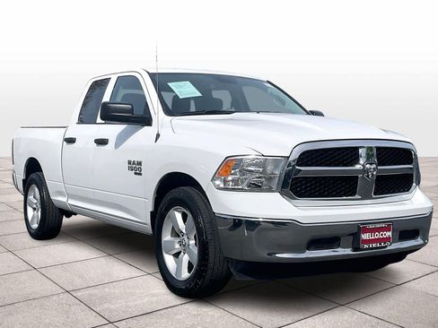 Used 2024 RAM 1500 Classic SLT AWD/4WD image 2