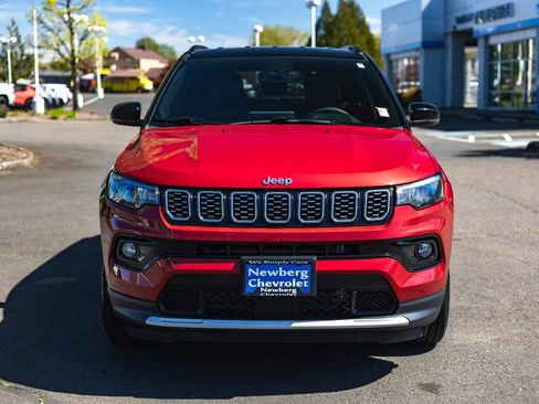 Used 2025 Jeep Compass Limited AWD/4WD image 6