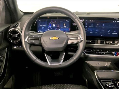 Used 2026 Chevrolet Equinox LT FWD image 5