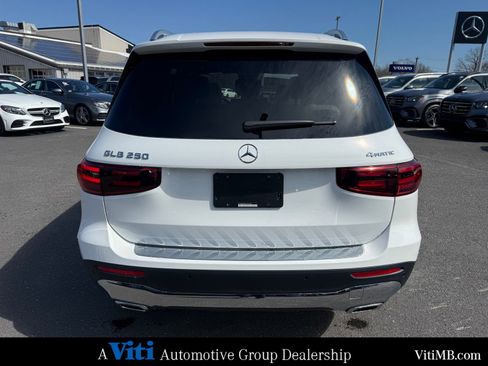 Used 2026 Mercedes-Benz GLB 250 4MATIC image 7
